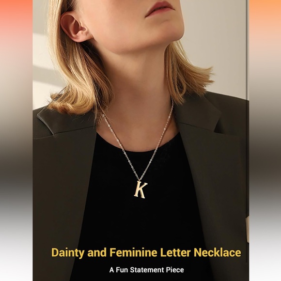 Women’s initial necklace - Picture 7 of 11